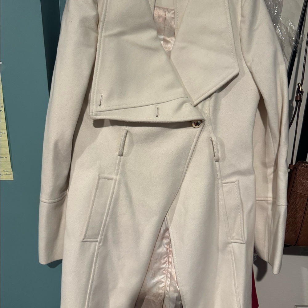 NWOT Guess Los Angeles Cream Jacket